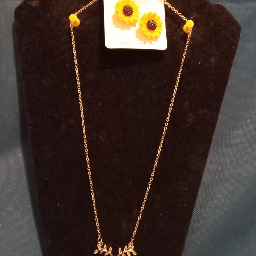 Jewelry - Picture 7 of 16